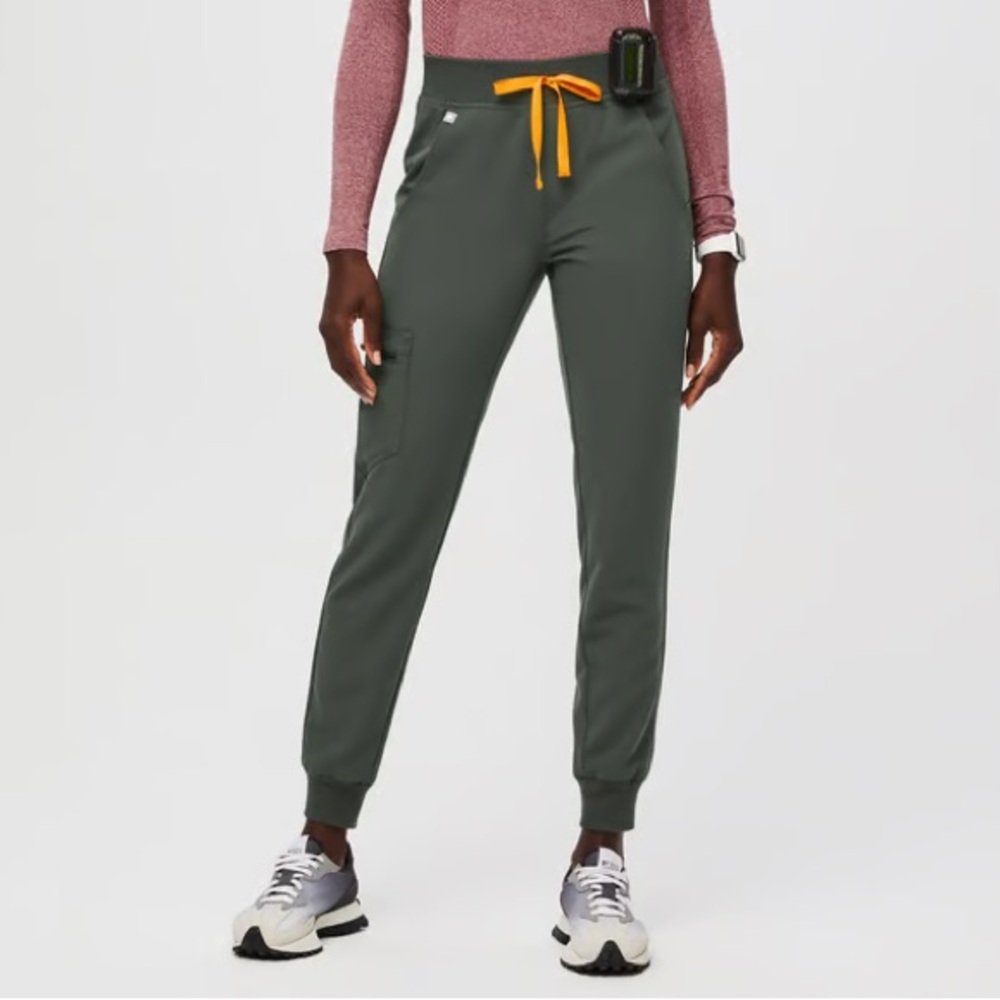 Figs Olive Green Size Medium Jogger Scrub Pants